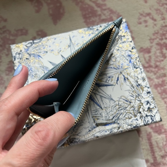 CHRISTIAN DIOR Patent Cannage Lady Dior Card Holder in Cloud Blue - Picture 5 of 5